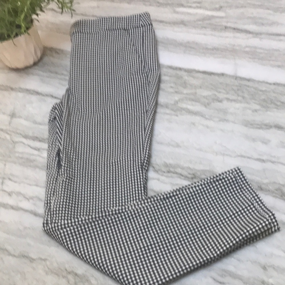 Zara women’s small black & white check pants